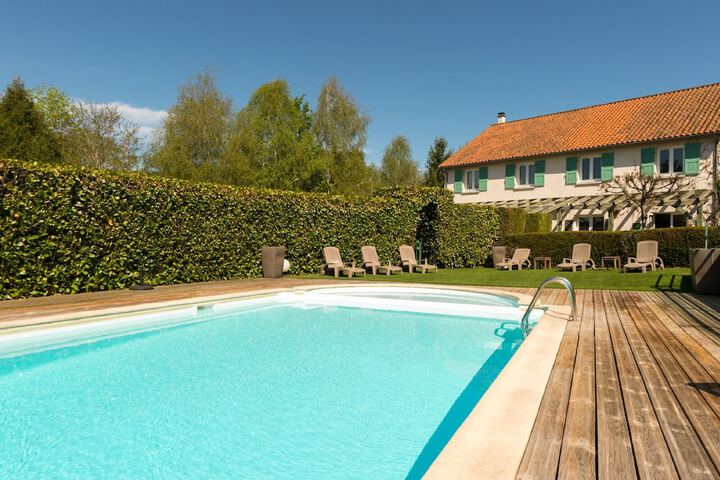 Pool Hotel