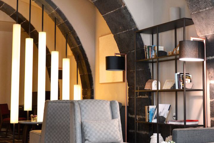 Guest Lobby