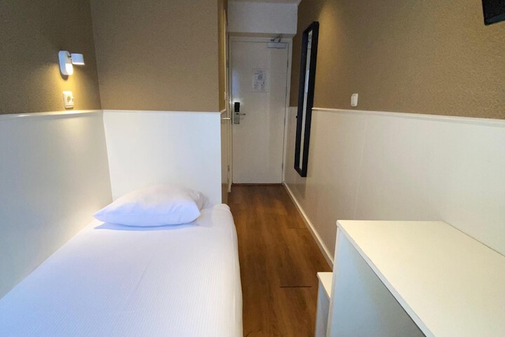 Room 57 of 125