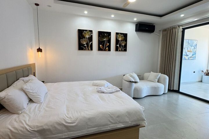 Room 75 of 339