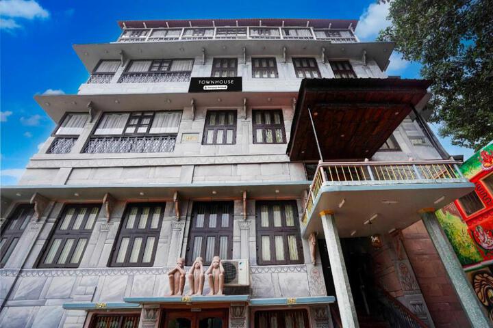 Townhouse Varanasi Ganga Ghat