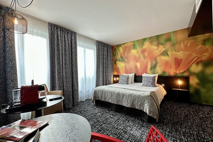 Room 8 of 74
