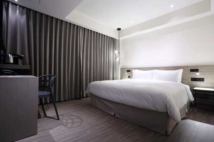 Room 4 of 67