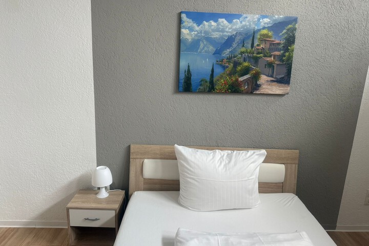 Room 25 of 41