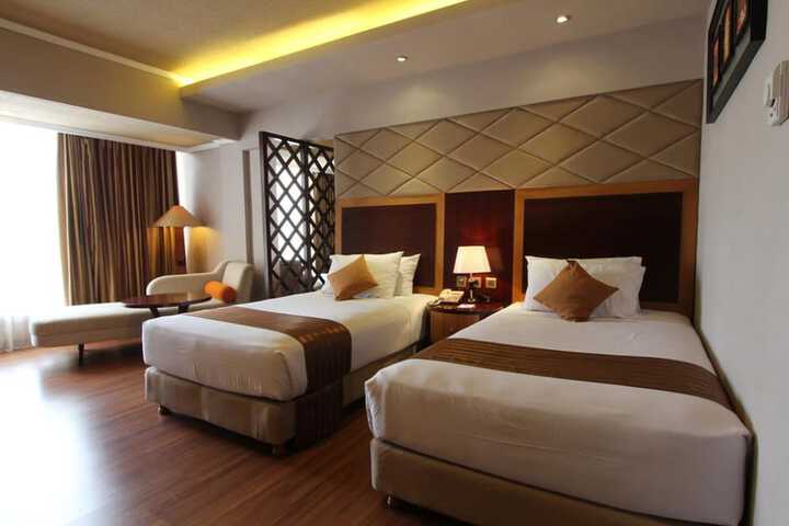 Room 14 of 34