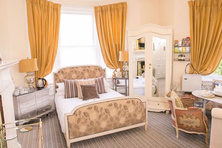 Room 48 of 250