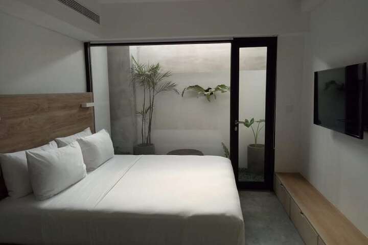 Room 16 of 71