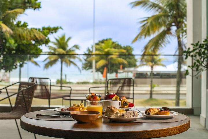 Breakfast/Coffee Service 82 of 104