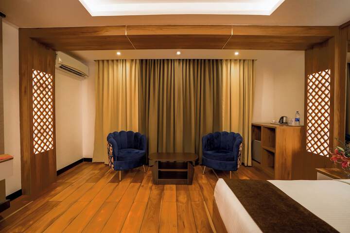 Room 46 of 76