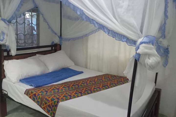 Naap Hotel & Guest House
