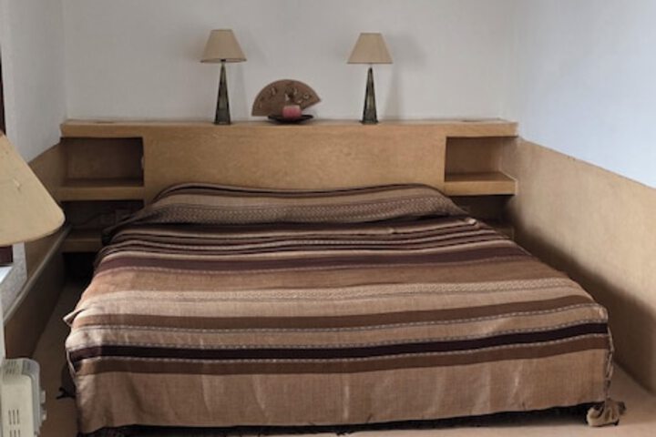 Room 32 of 79