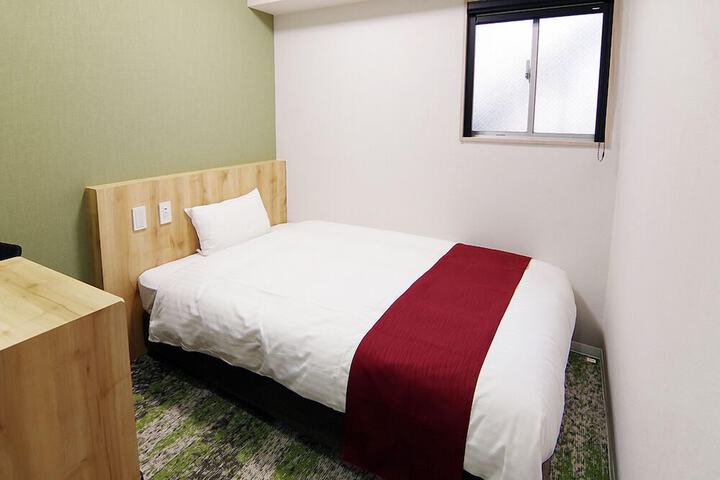 Room 3 of 20