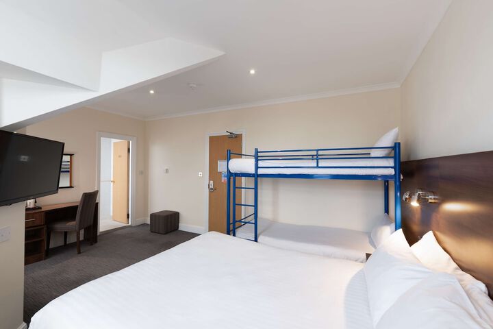 Room 45 of 118