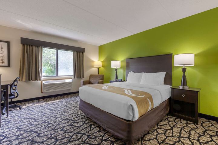 Queen Bed Accessible (5 of 11)