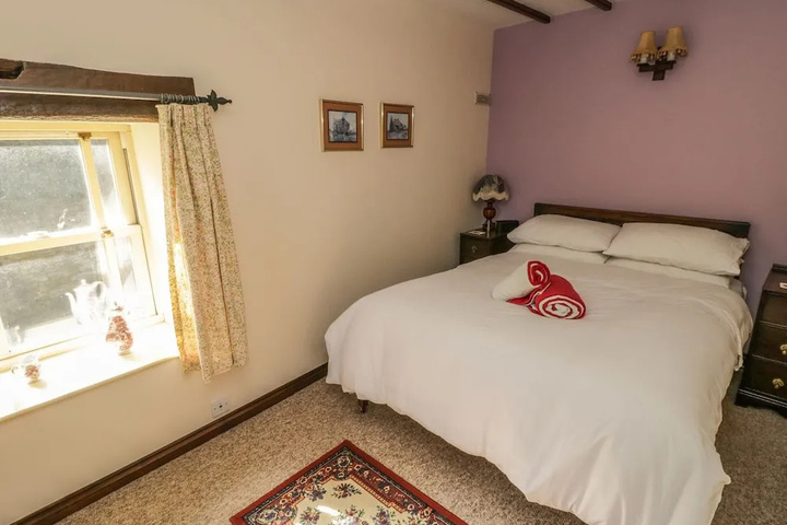 Room 2 of 9