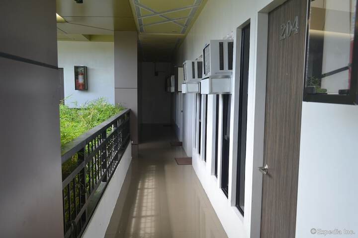 Ballroom/Hall 43 of 52