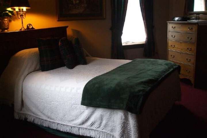 Room 2 of 11