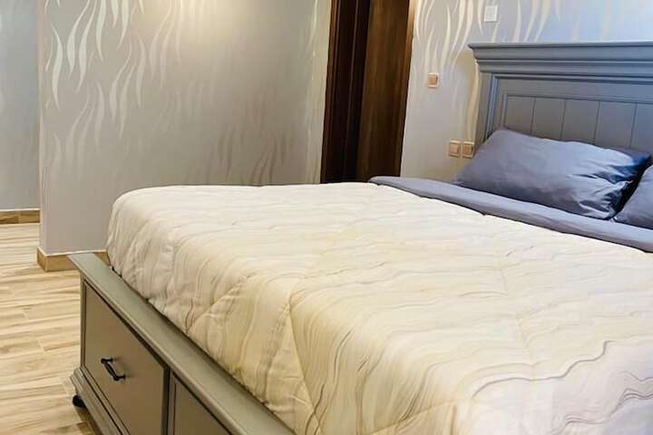 Room 4 of 64