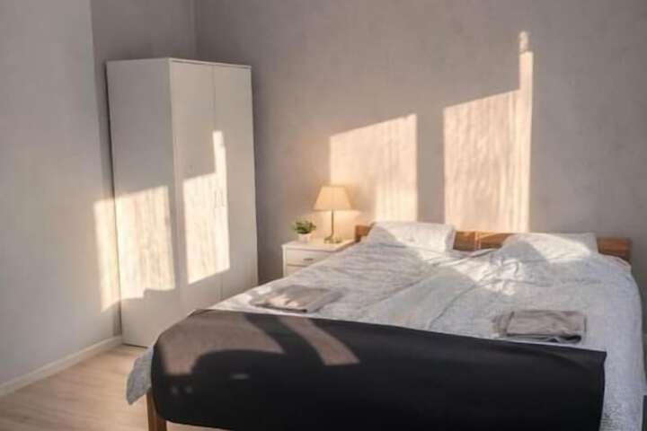 Room 7 of 16