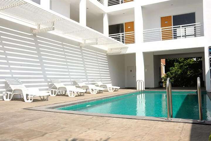 Hotel Pool