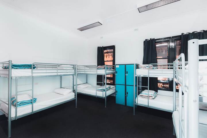 Room 11 of 37