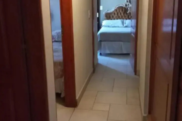 Room 5 of 12