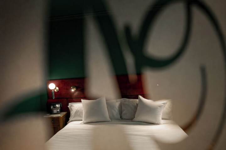 Room 5 of 43