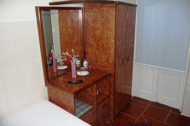 Room 10 of 30