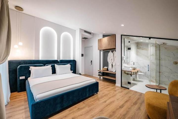 Room 46 of 189
