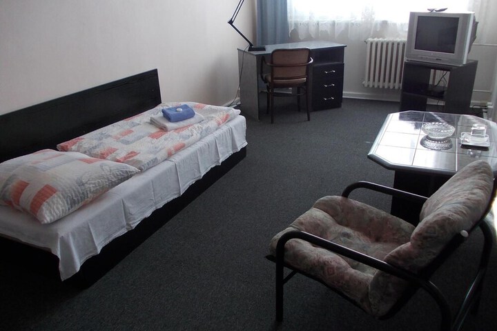 Room 27 of 49