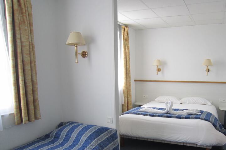 Room 4 of 25