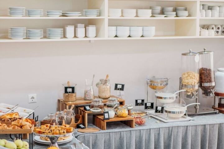 Breakfast/Coffee Service 94 of 103