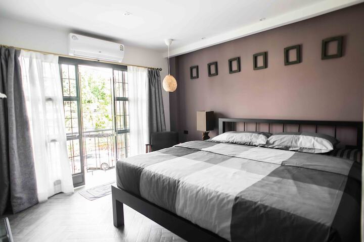 Room 15 of 102