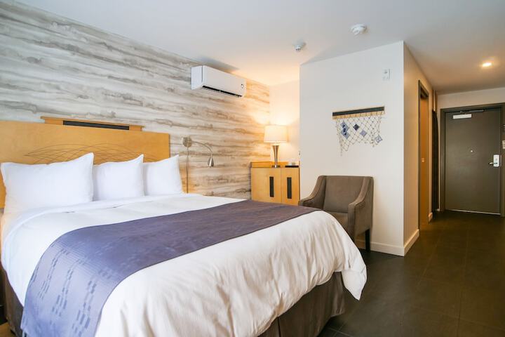 Room 16 of 140