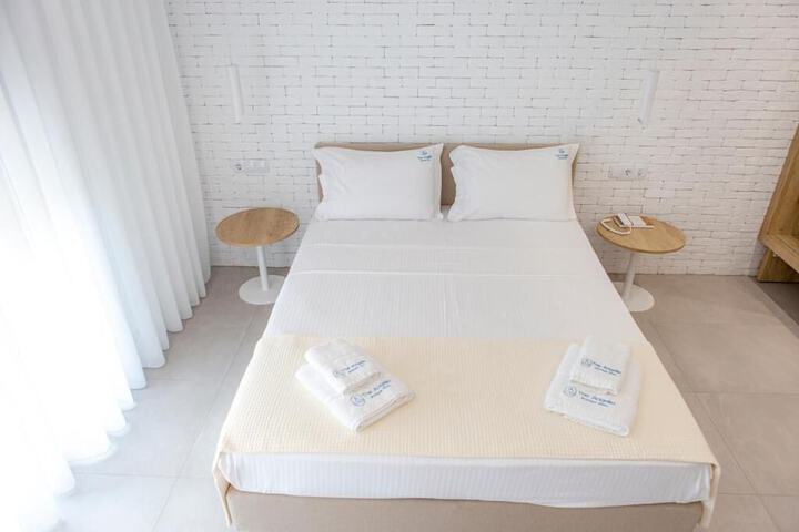 Room 5 of 19