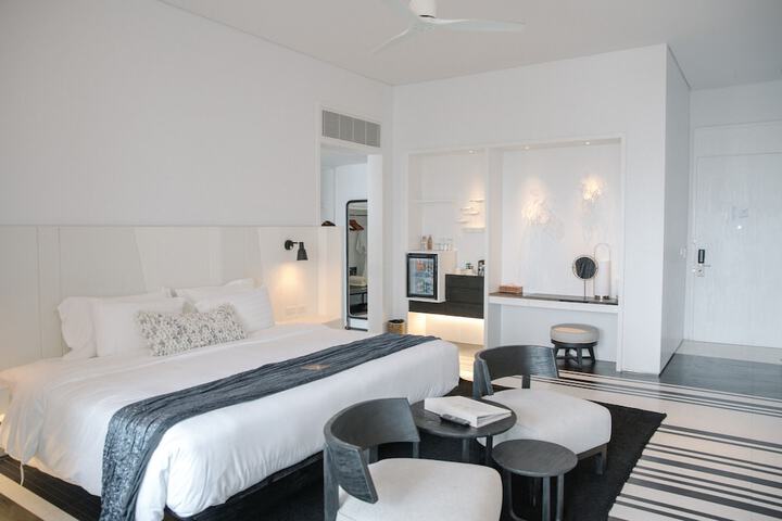 Room 9 of 180