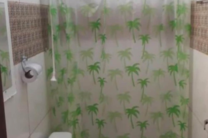 Room 9 of 27