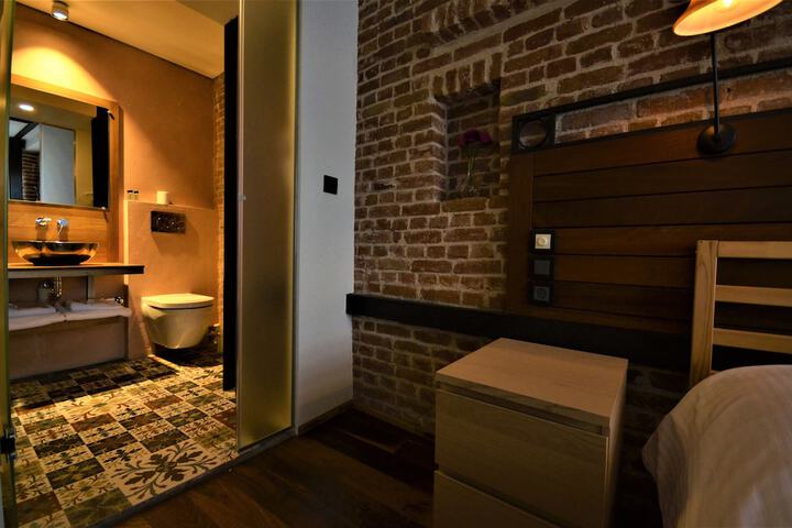 Room 17 of 40