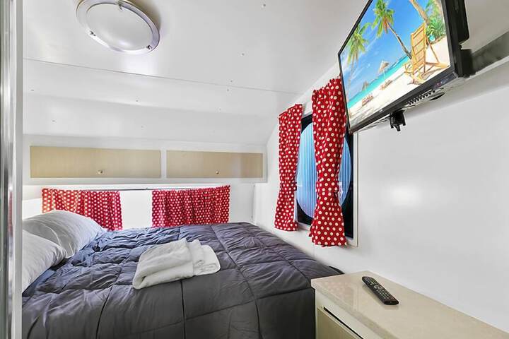 Room 17 of 64