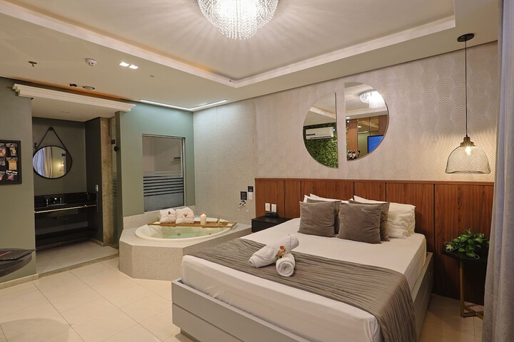 Room 9 of 35