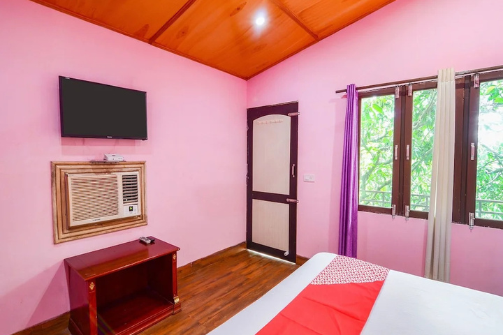 Room 3 of 12