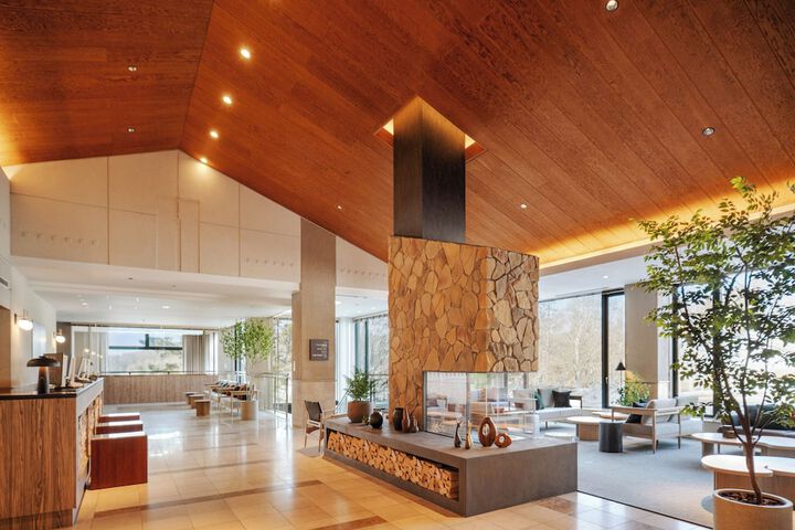 Entrance & Lobby