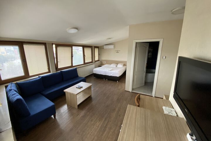 Room 14 of 37