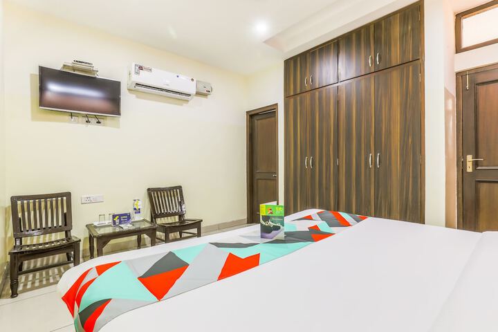 Room 4 of 14