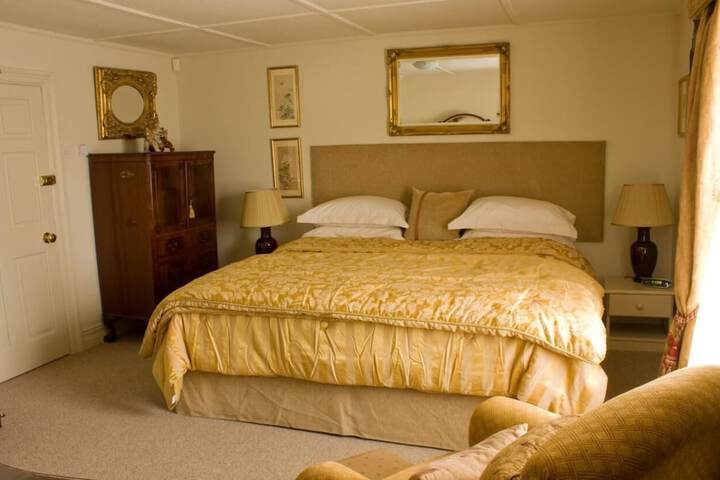 Room 12 of 36