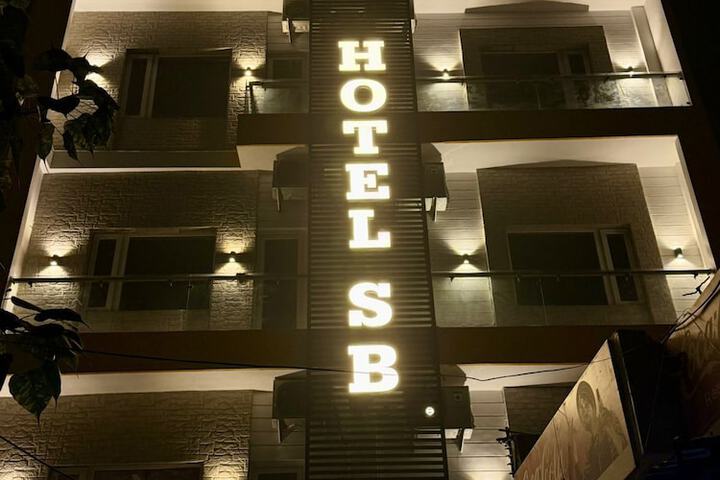 Hotel 12 of 12