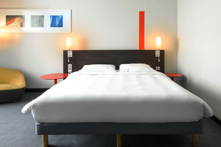 Room 28 of 114
