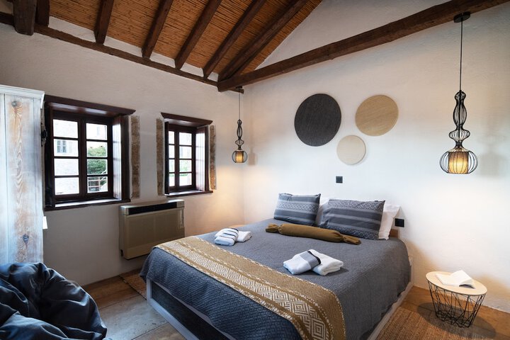 Room 5 of 33