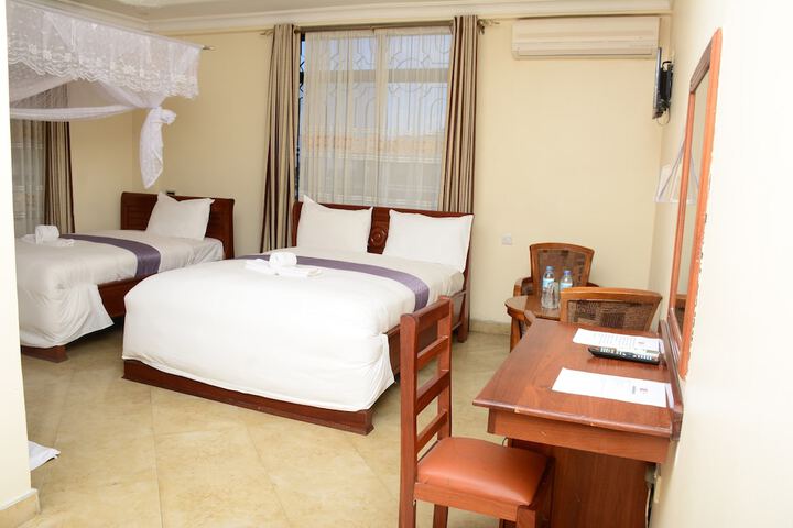 Silver Paradise Hotel