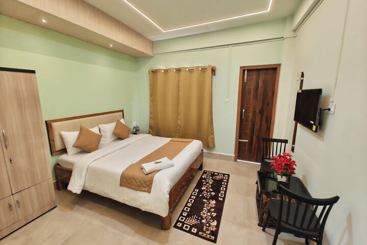 Room 2 of 12
